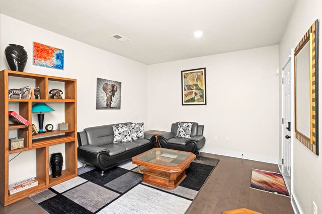 450 Glastonbury Rd Apt 3, Nashville, TN 37217