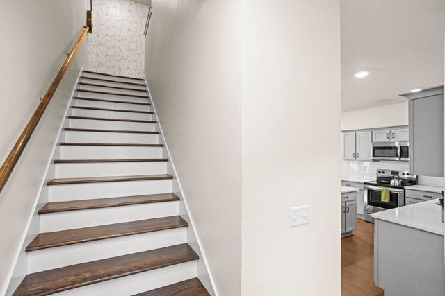 450 Glastonbury Rd Apt 3, Nashville, TN 37217