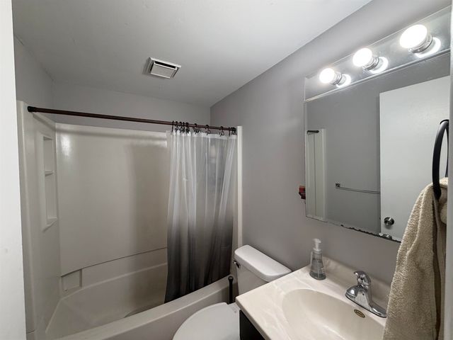 1008 Rainbow Drive, Salina, KS 67401