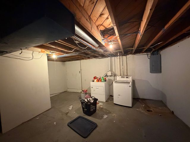 1008 Rainbow Drive, Salina, KS 67401