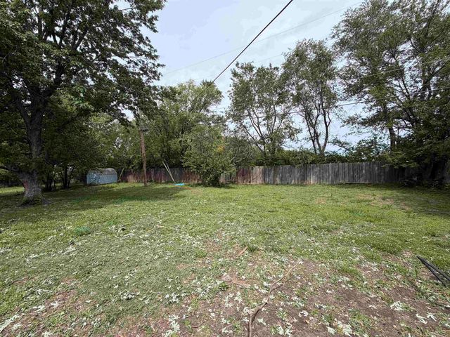 1008 Rainbow Drive, Salina, KS 67401