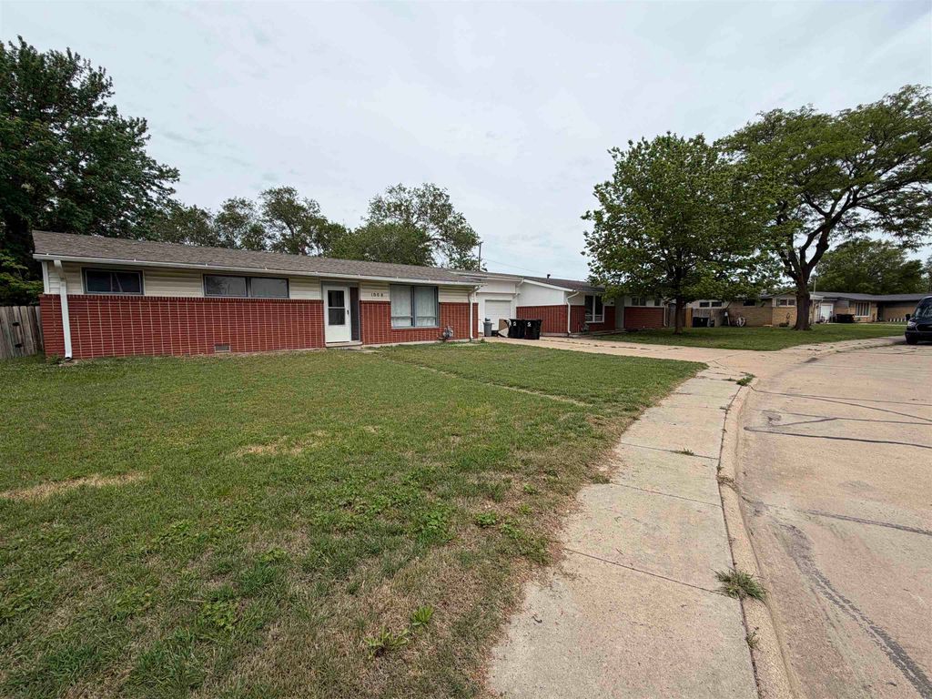 1008 Rainbow Drive, Salina, KS 67401