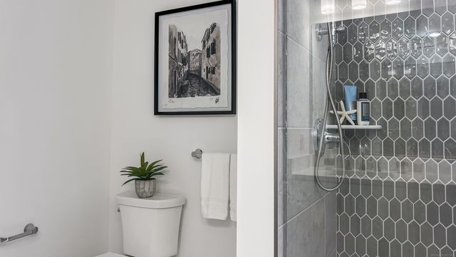 1 Whisper Ridge Way 51, Woodbridge, CT 06525