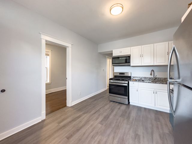 3649 W Montrose Avenue 1R, Chicago, IL 60618