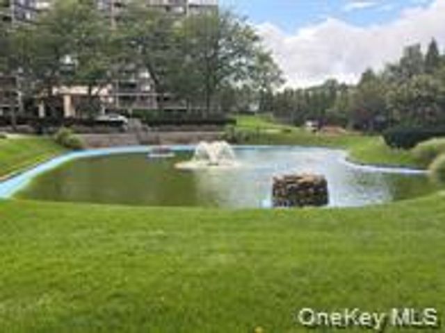 2 Bay Club Drive 1Z4, Bayside, NY 11360