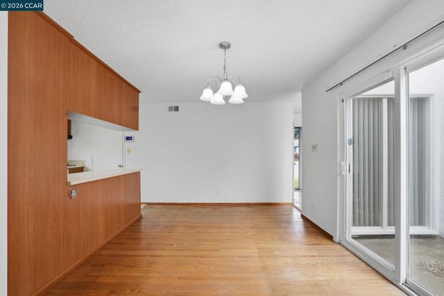 939 Tara Hills Dr, Pinole, CA 94564