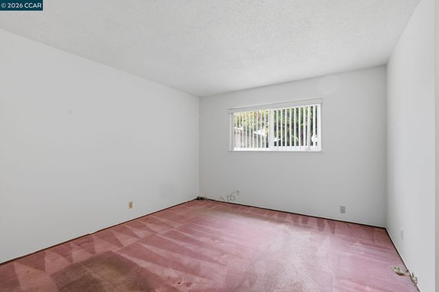 939 Tara Hills Dr, Pinole, CA 94564