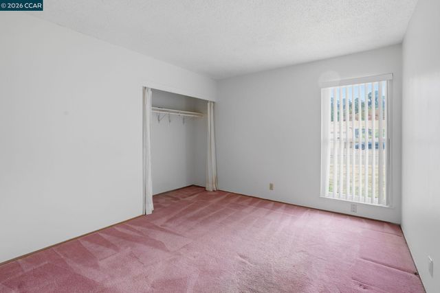 939 Tara Hills Dr, Pinole, CA 94564