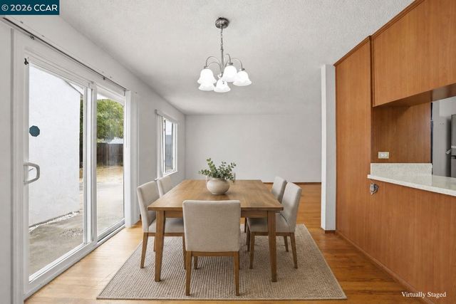 939 Tara Hills Dr, Pinole, CA 94564