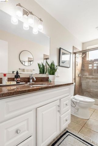 5991 Skyfarm Dr, Castro Valley, CA 94552