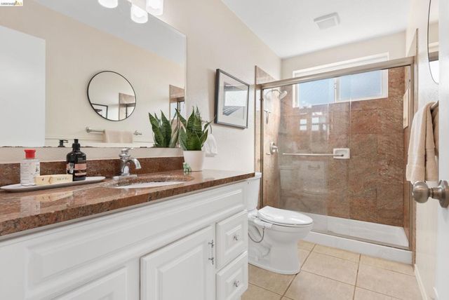 5991 Skyfarm Dr, Castro Valley, CA 94552