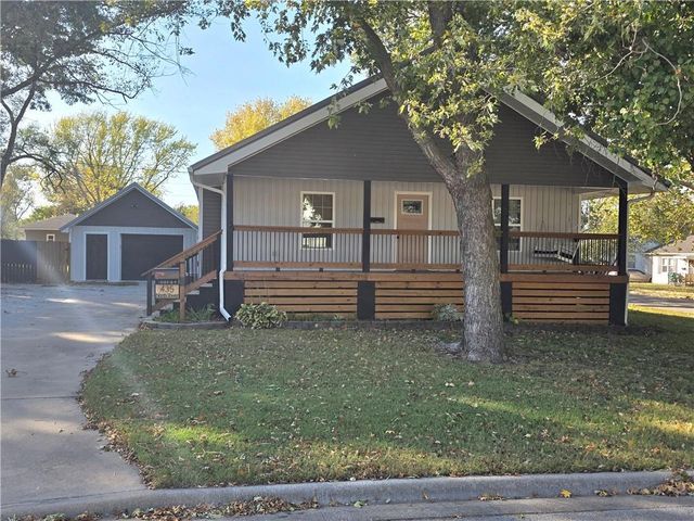 435 N Tower Street, Nevada, MO 64772