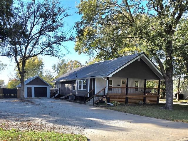 435 N Tower Street, Nevada, MO 64772