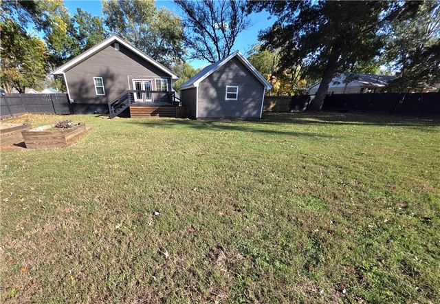 435 N Tower Street, Nevada, MO 64772