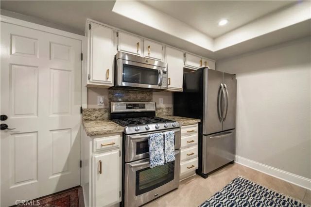 2071 Meadow View Lane, Costa Mesa, CA 92627