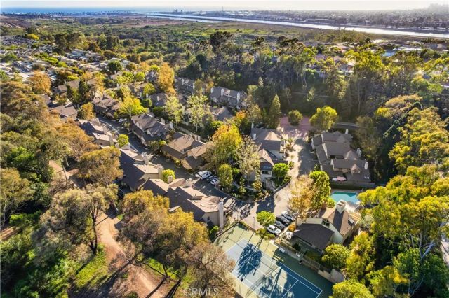 2071 Meadow View Lane, Costa Mesa, CA 92627