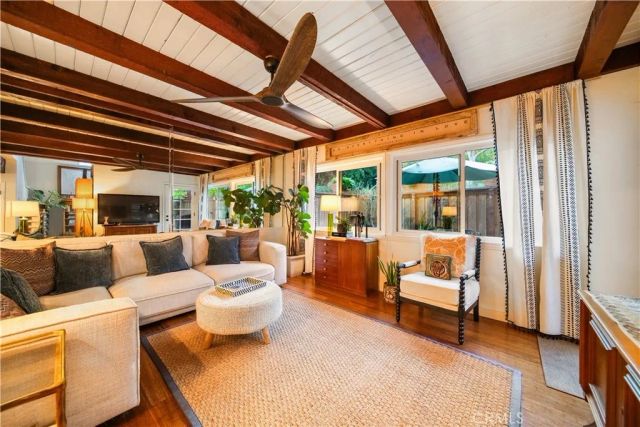 2071 Meadow View Lane, Costa Mesa, CA 92627