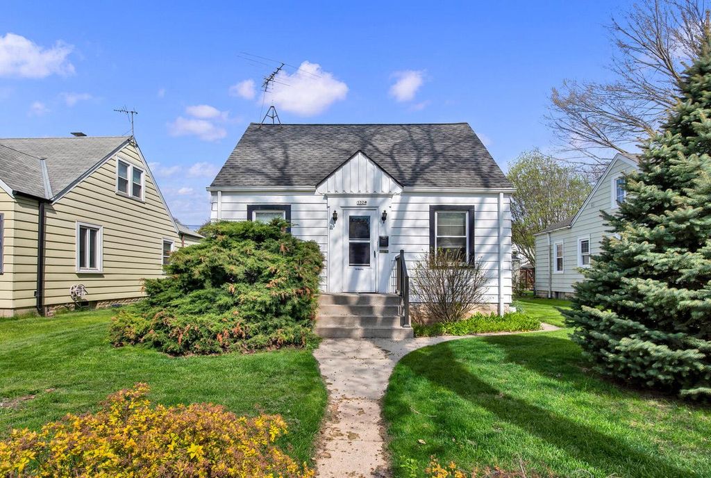 3326 Lenox STREET, Milwaukee, WI 53207