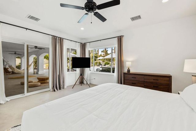 594 W Stevens Road, Palm Springs, CA 92262