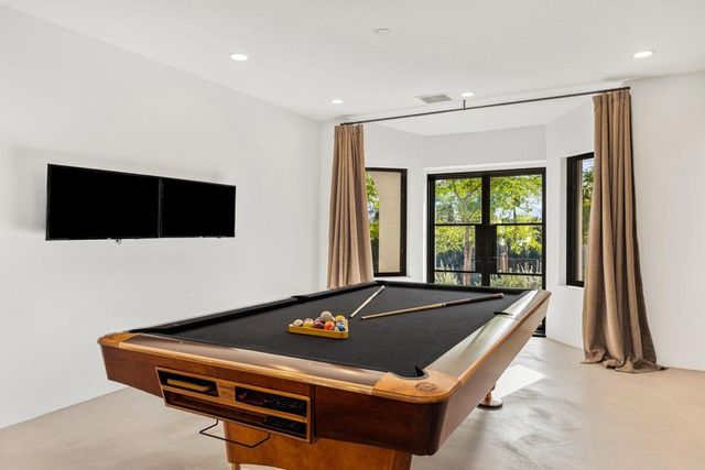 594 W Stevens Road, Palm Springs, CA 92262