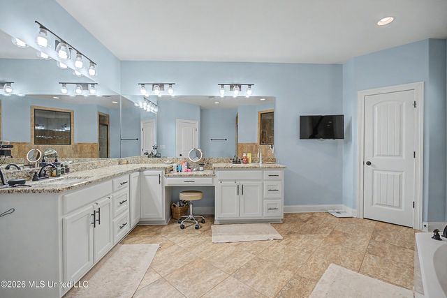 4592 Bakersfield Drive, Nesbit, MS 38651