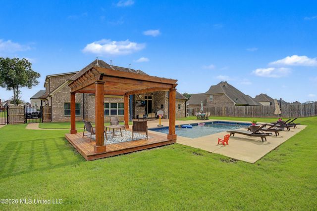 4592 Bakersfield Drive, Nesbit, MS 38651