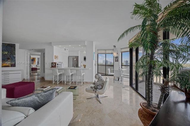 1000 W Island Boulevard 1910, Aventura, FL 33160