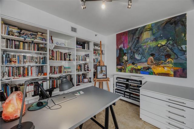 1000 W Island Boulevard 1910, Aventura, FL 33160