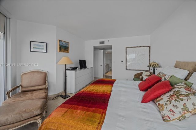 1000 W Island Boulevard 1910, Aventura, FL 33160