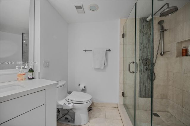 1000 W Island Boulevard 1910, Aventura, FL 33160
