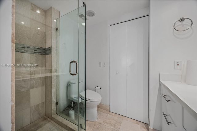 1000 W Island Boulevard 1910, Aventura, FL 33160