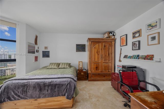 1000 W Island Boulevard 1910, Aventura, FL 33160