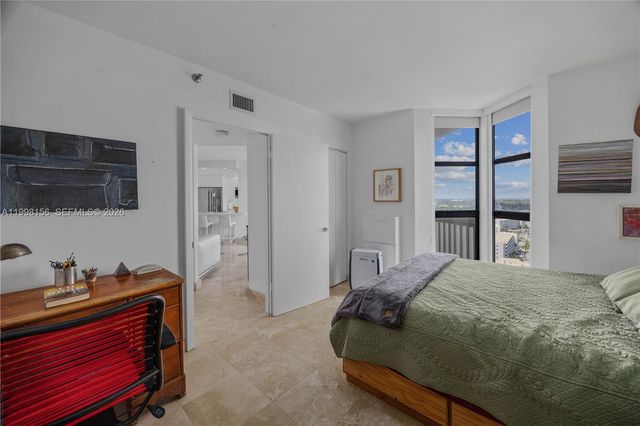 1000 W Island Boulevard 1910, Aventura, FL 33160