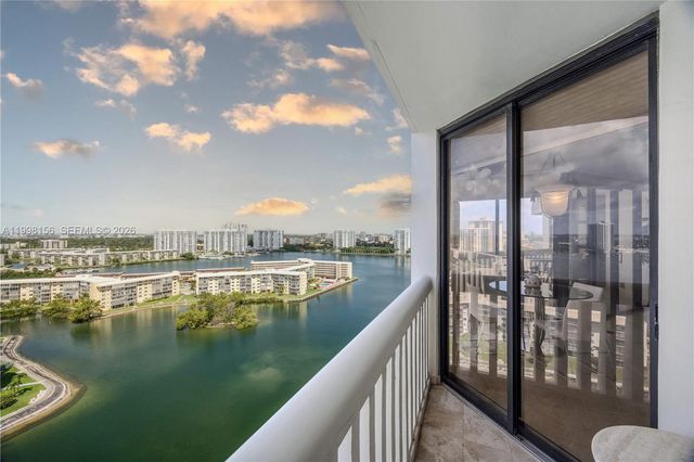 1000 W Island Boulevard 1910, Aventura, FL 33160