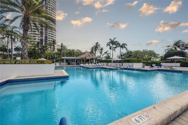 1000 W Island Boulevard 1910, Aventura, FL 33160