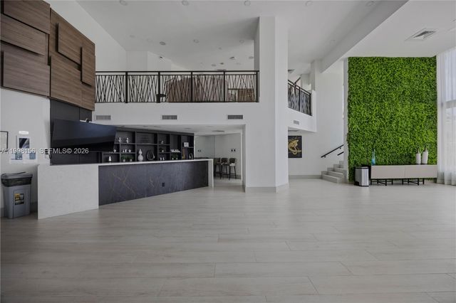 1000 W Island Boulevard 1910, Aventura, FL 33160