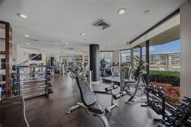1000 W Island Boulevard 1910, Aventura, FL 33160