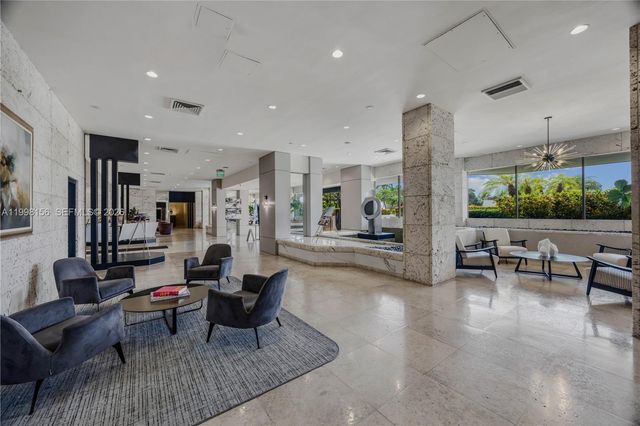 1000 W Island Boulevard 1910, Aventura, FL 33160