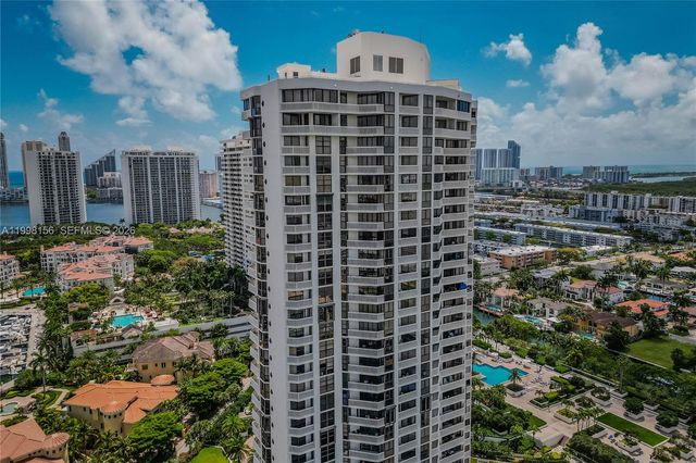 1000 W Island Boulevard 1910, Aventura, FL 33160