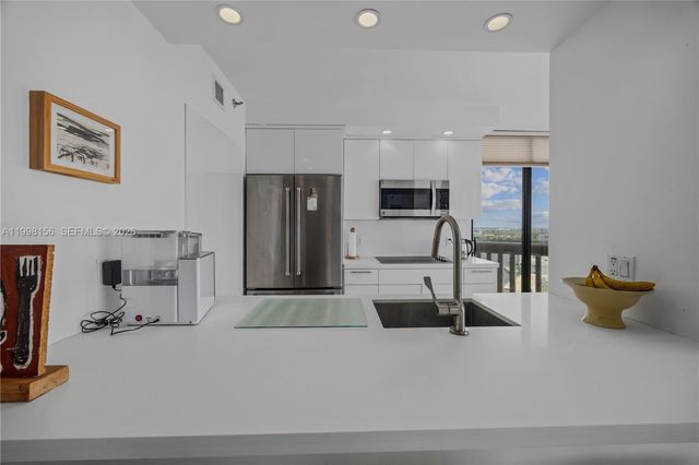 1000 W Island Boulevard 1910, Aventura, FL 33160