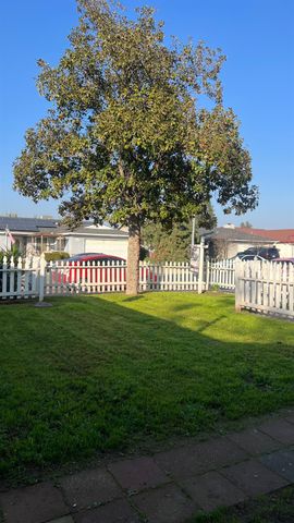 4249 W Michigan Avenue, Fresno, CA 93722