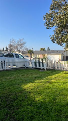 4249 W Michigan Avenue, Fresno, CA 93722