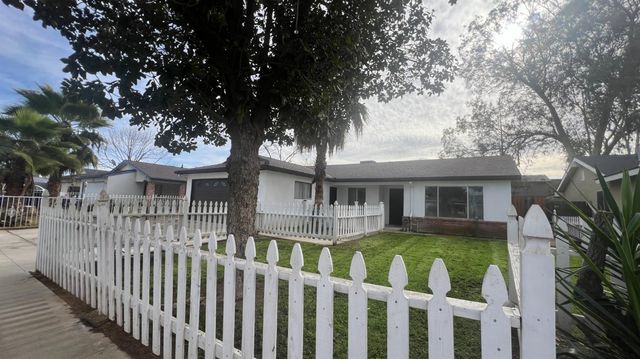 4249 W Michigan Avenue, Fresno, CA 93722