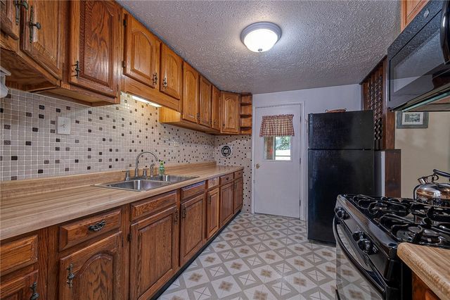 417 Linden Dr, West Deer, PA 15024