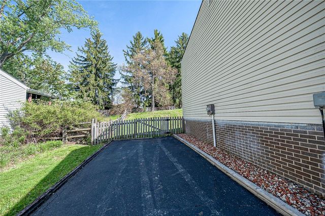 417 Linden Dr, West Deer, PA 15024