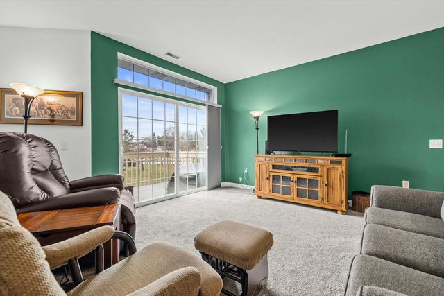 8517 Stratford ROAD, Oak Creek, WI 53154
