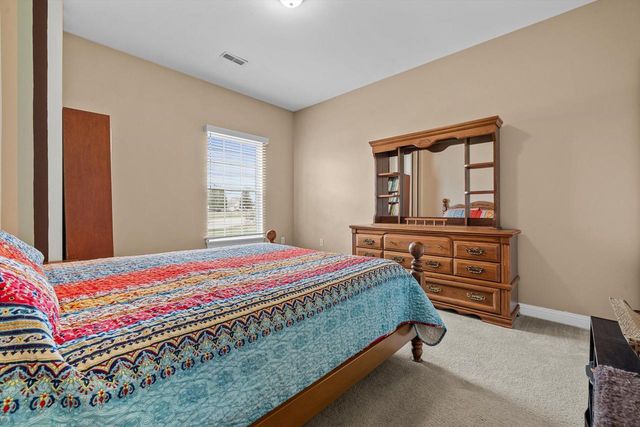 8517 Stratford ROAD, Oak Creek, WI 53154