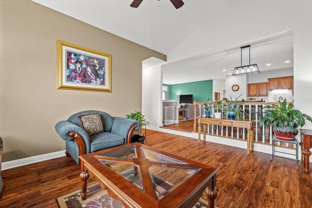 8517 Stratford ROAD, Oak Creek, WI 53154