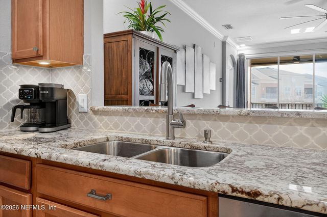 4480 DEERWOOD LAKE Parkway 454, Jacksonville, FL 32216