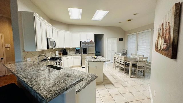 26 Jewelsford Drive, The Woodlands, TX 77382